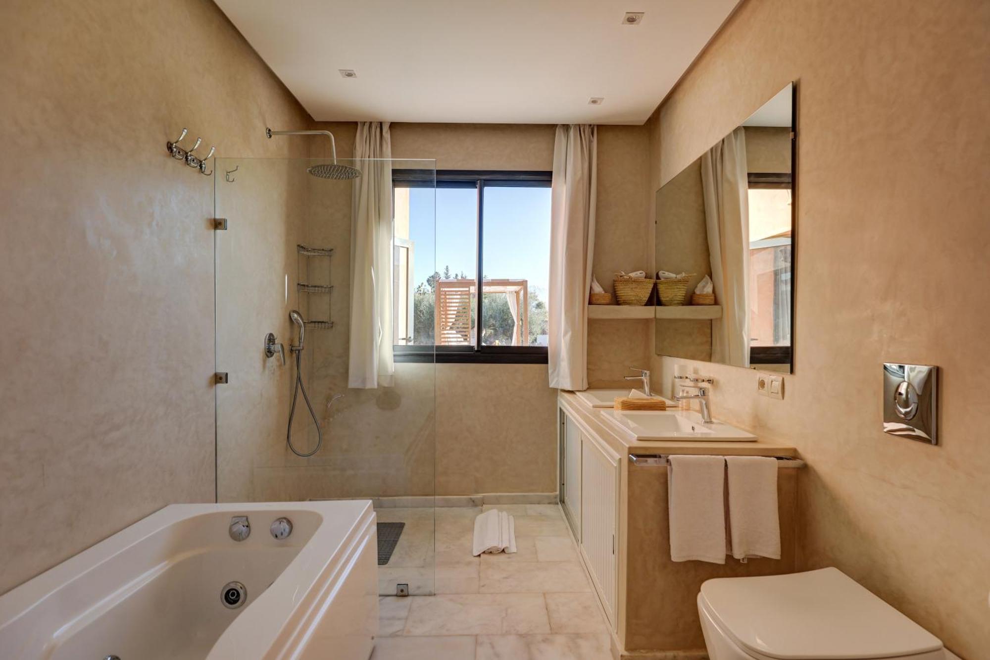 Hotel Les Roses By La Siredrah Ait Bou Zguia Esterno foto
